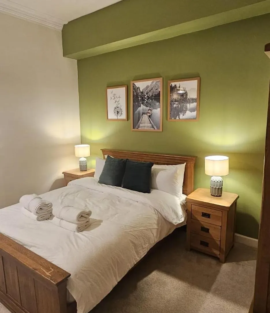 Cosy 2 Bedroom Flat-Castle View Edinburgh Apartment